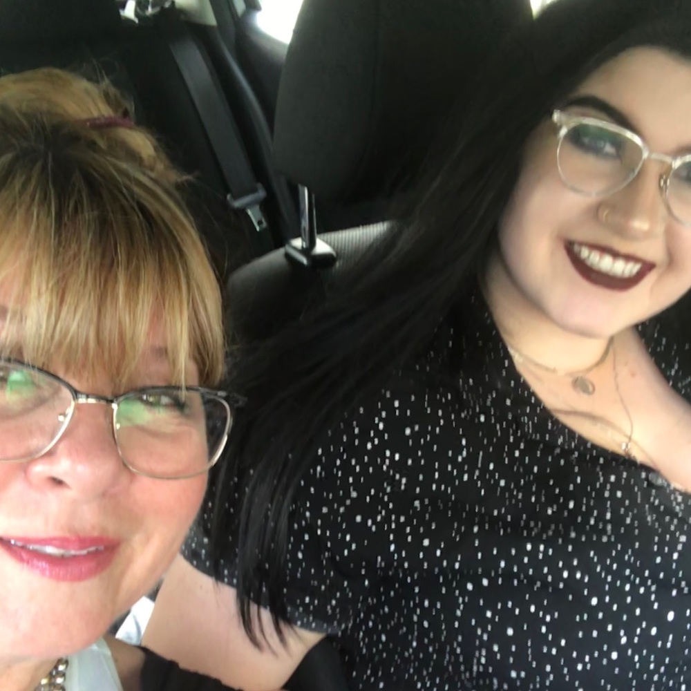 Meet your Posher, Deidra